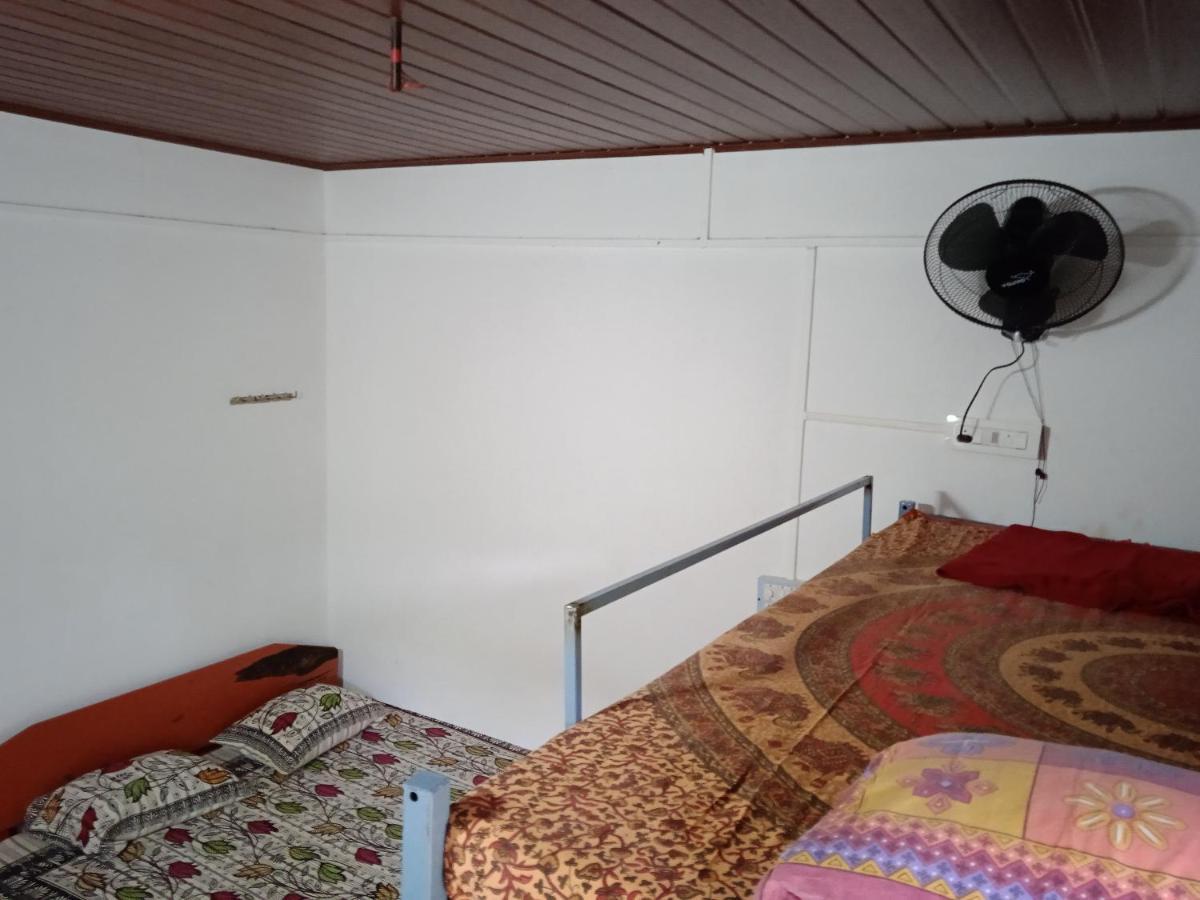 Gundappa Cafe Gokarna Kudle Beach Exterior foto